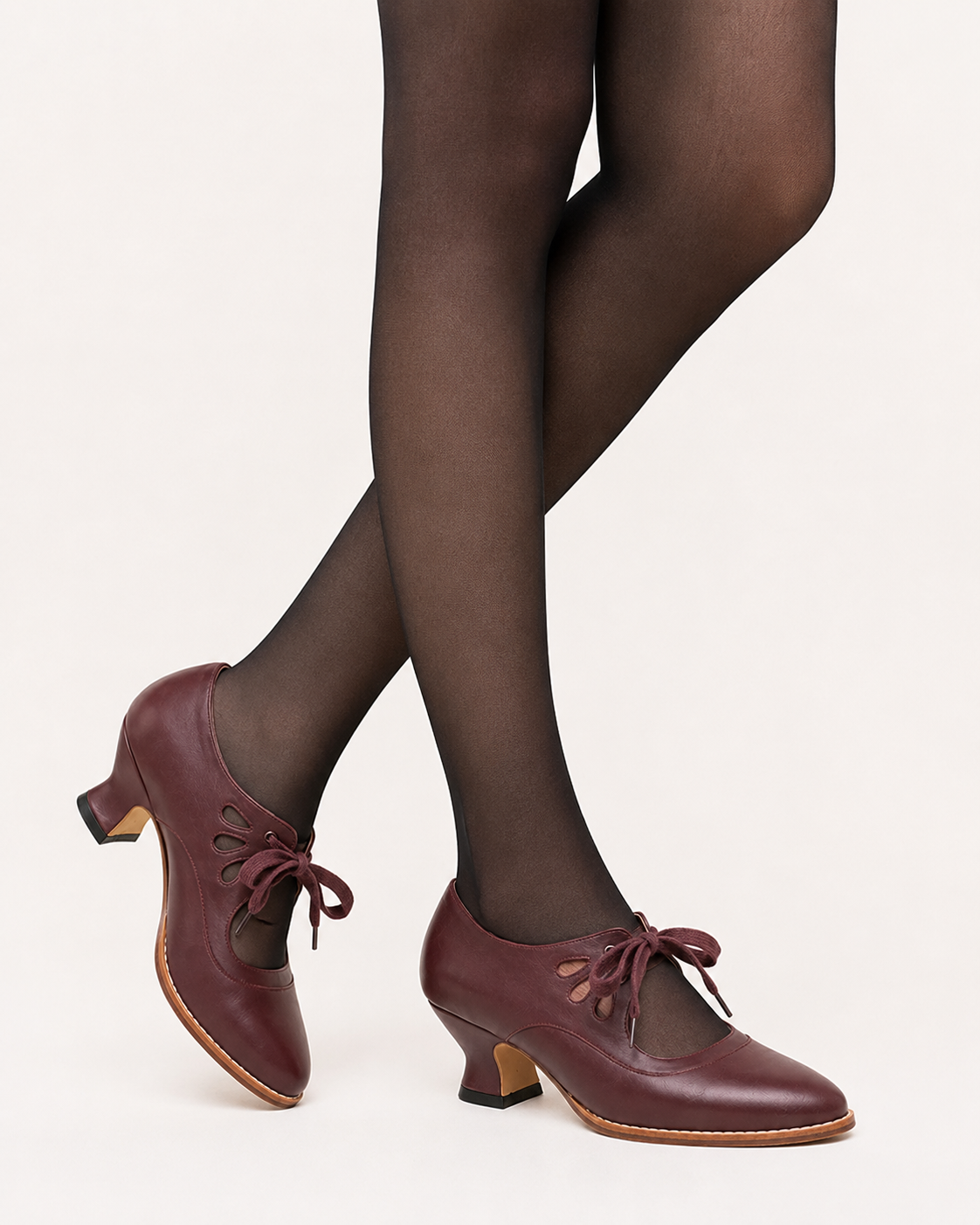 Leslie | Chaussures à talons hauts ajourées pour femmes à lacets