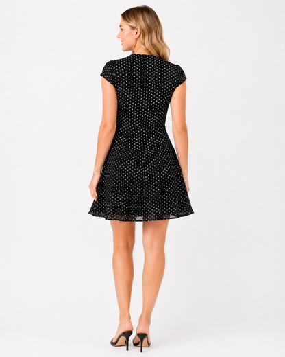 Gwen | Robe à pois élégante cintrée à la taille Robe polyvalente