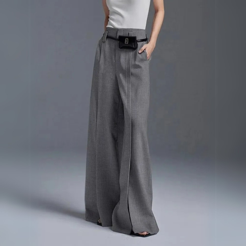 Pantalon taille haute caractéristique