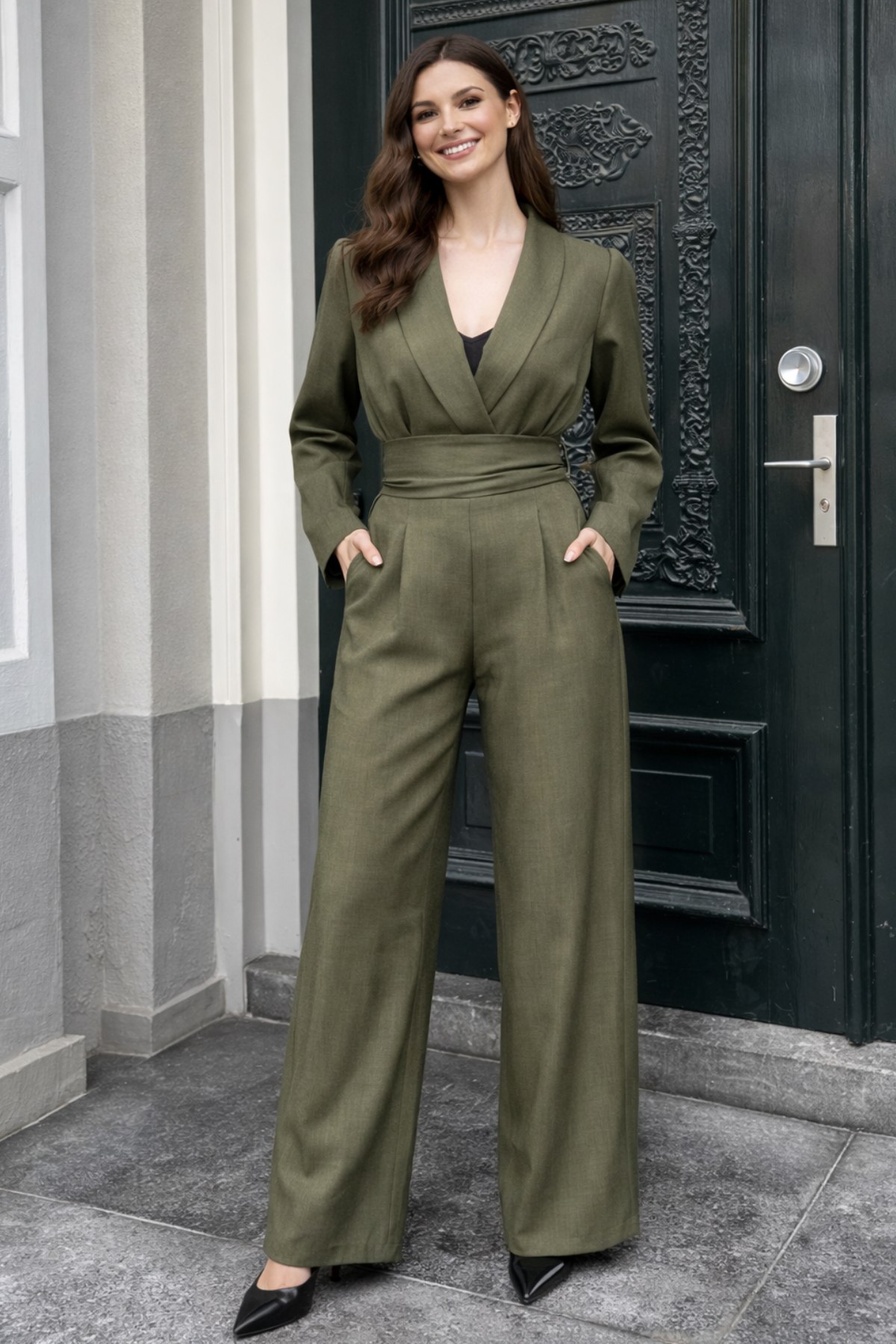 Combinaison Classique Femme – Élégante et Riche en Détails