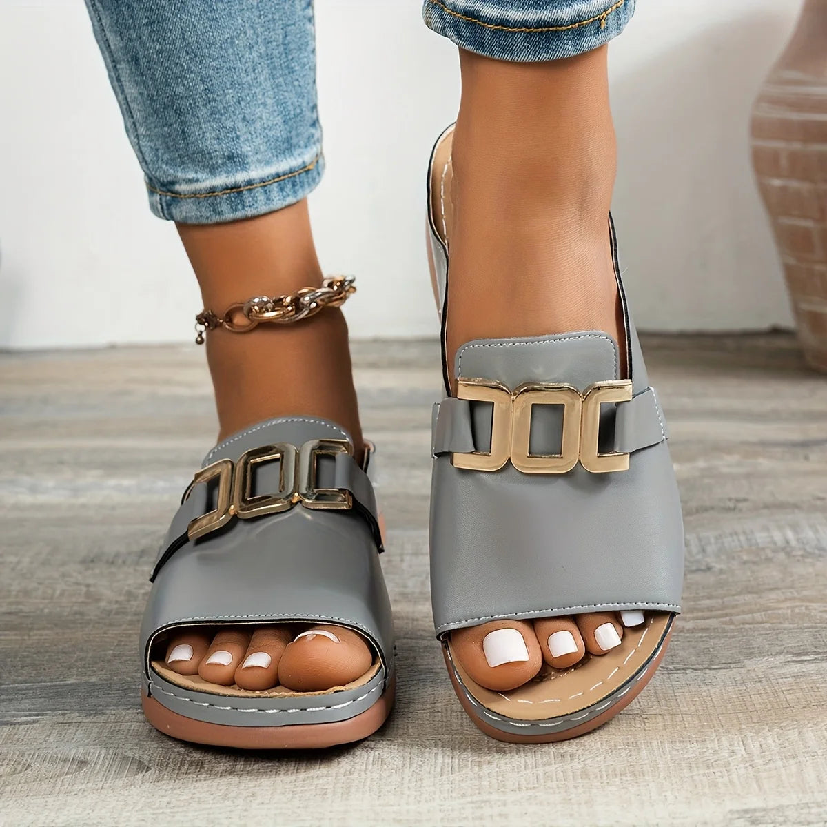 Mina | Sandales Cool à Boucle Métallique Simple