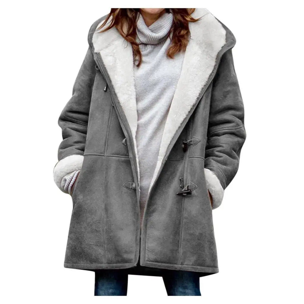 Celestine | Boucle en corne de vache avec poches, capuche en polaire