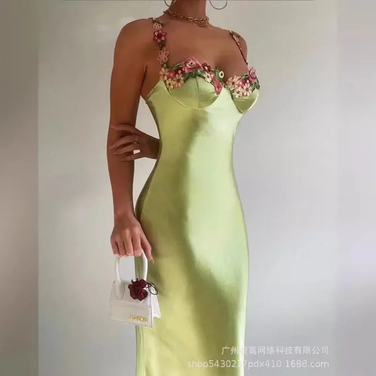 ATELIER | Robe Slim en Satin avec Broderie