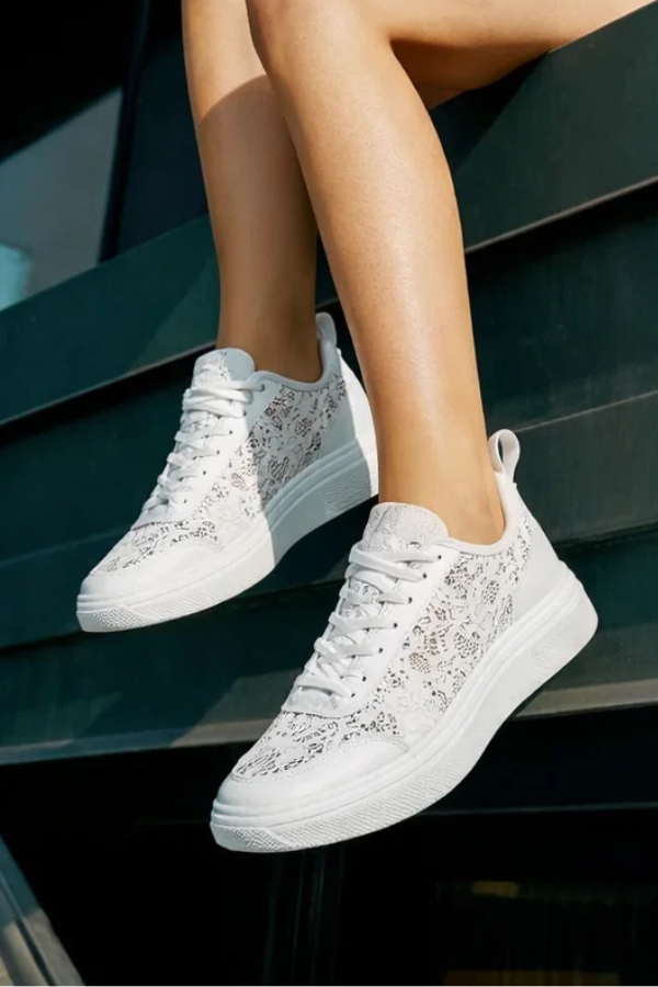 Liena | Baskets à lacets fleuries