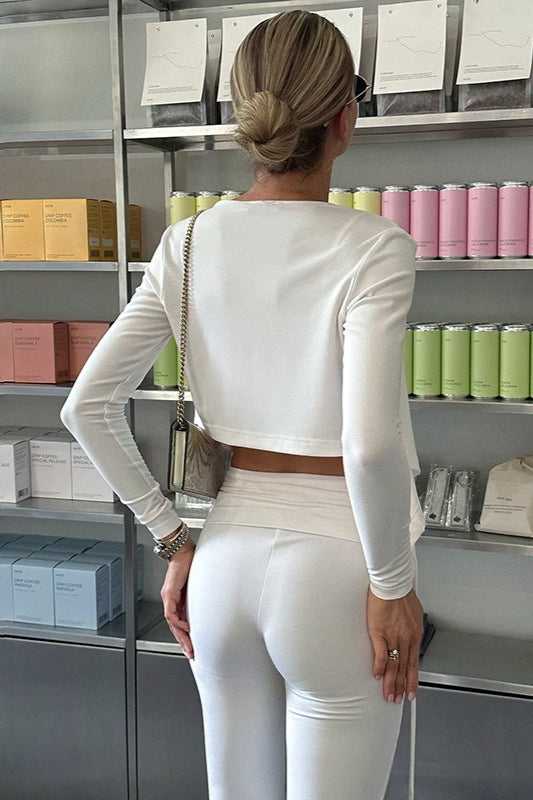 Ensemble Deux Pièces Évasé à Taille Haute et Cravate Solide Élégante